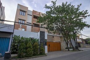 RedDoorz Plus @ CBD Bintaro