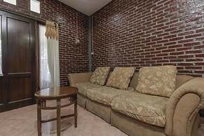 RedDoorz Plus @ Ampera Raya