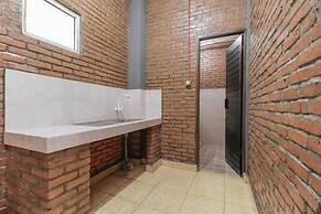 RedDoorz Plus @ Ampera Raya