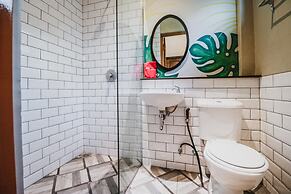 RedDoorz Plus near Mall Slipi Jaya