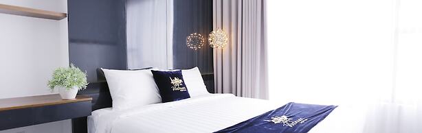 Stay In Vietnam River Gate