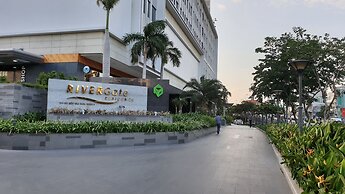 Stay In Vietnam River Gate