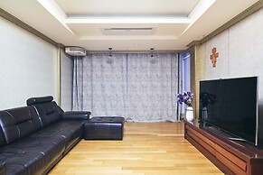 Gangnam Metro Platinum