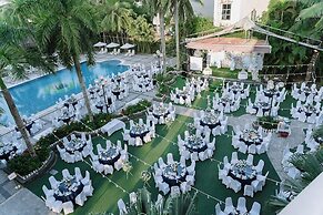 Sunflower International Village