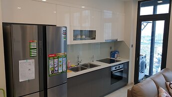 Stay In Vietnam Vinhomes Golden River