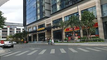 Stay In Vietnam Vinhomes Golden River