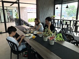 Baan Mae Suvarnabhumi Airport