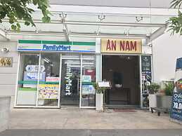 Jenny's Home in Sunrise City Building W3