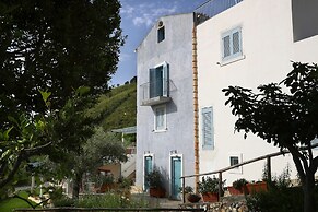 Borgo Rosso di Sera Resort Country Chic