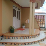 Happy Wallet Gardens Hotel