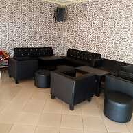 Happy Wallet Gardens Hotel