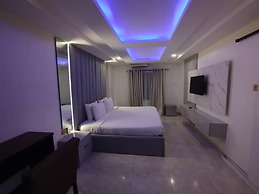 Double M Exquisite Suites and Lounge