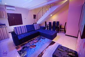 Double M Exquisite Suites and Lounge