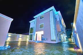 Double M Exquisite Suites and Lounge