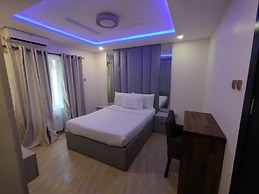 Double M Exquisite Suites and Lounge