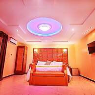 Double M Exquisite Suites and Lounge