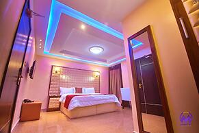 Double M Exquisite Suites and Lounge