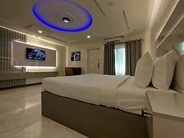 Double M Exquisite Suites and Lounge