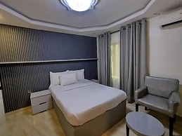 Double M Exquisite Suites and Lounge