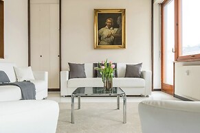 Piazza Cavour Lake View