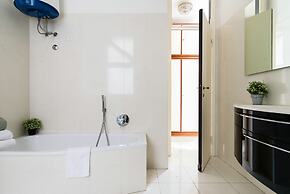 Piazza Cavour Lake View