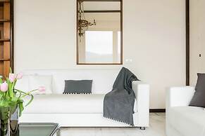 Piazza Cavour Lake View