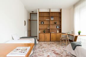 Piazza Cavour Lake View