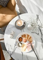 Wine & Pillow Hotel by Frapolli