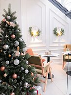Wine & Pillow Hotel by Frapolli