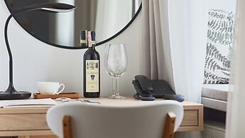 Wine & Pillow Hotel by Frapolli