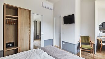 Wine & Pillow Hotel by Frapolli