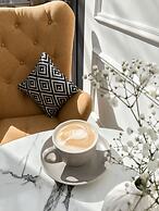 Wine & Pillow Hotel by Frapolli