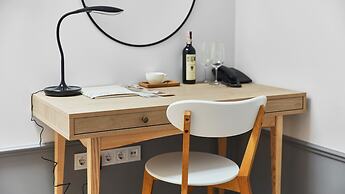 Wine & Pillow Hotel by Frapolli