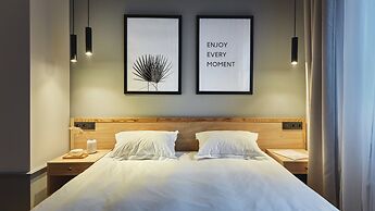 Wine & Pillow Hotel by Frapolli