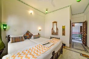 Hotal Devraj Niwas on Lake Pichola Udaipur