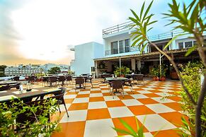 Hotal Devraj Niwas on Lake Pichola Udaipur