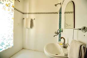 Hotal Devraj Niwas on Lake Pichola Udaipur