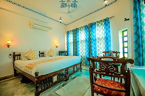 Hotal Devraj Niwas on Lake Pichola Udaipur