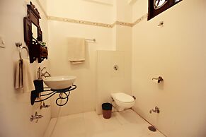 Hotal Devraj Niwas on Lake Pichola Udaipur