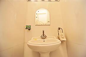 Hotal Devraj Niwas on Lake Pichola Udaipur