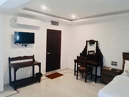 Hotal Devraj Niwas on Lake Pichola Udaipur