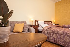 Embrace Guestrooms & Apartments