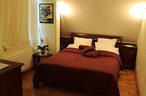 Embrace Guestrooms & Apartments