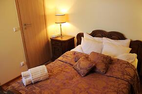 Embrace Guestrooms & Apartments