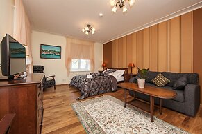 Embrace Guestrooms & Apartments