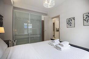 The Omnia Collection Pagrati