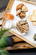 The Omnia Collection Pagrati