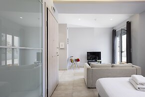 The Omnia Collection Pagrati