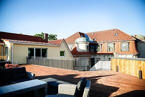 Donhoff Residence