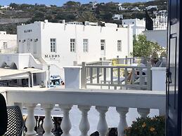 Mykonos Old Harbor Suite